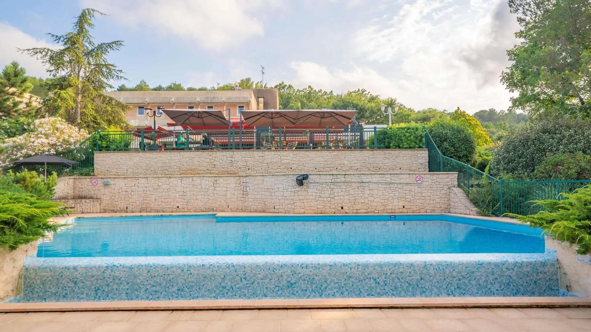 4 Hôtels Couple près de Notre-Dame des Pins à Cannes